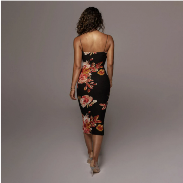 Robe Fond Noir avec Fleurs – Image 2